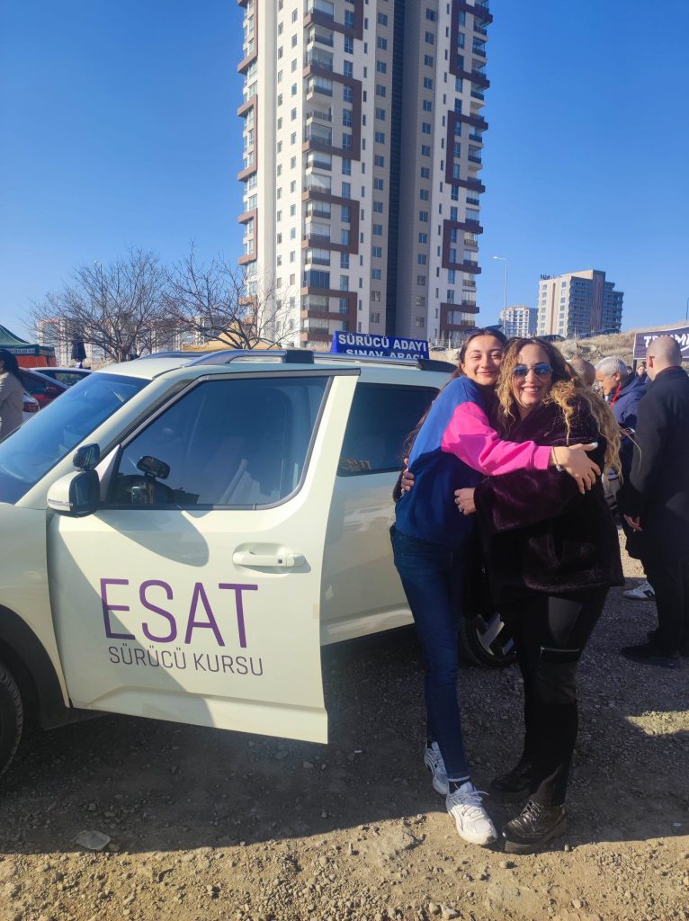 Esat Sürücü Kursu - Otomatik Araç Kullanımı: P-R-N-D Rehberi