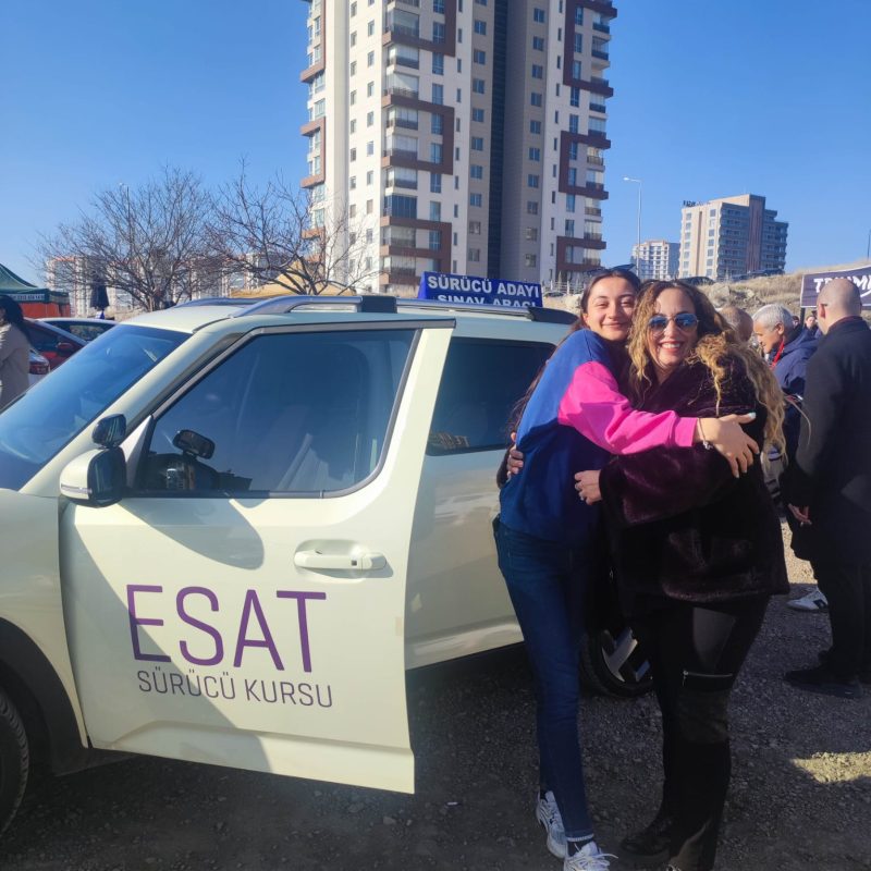 Esat Sürücü Kursu - Otomatik Araç Kullanımı: P-R-N-D Rehberi