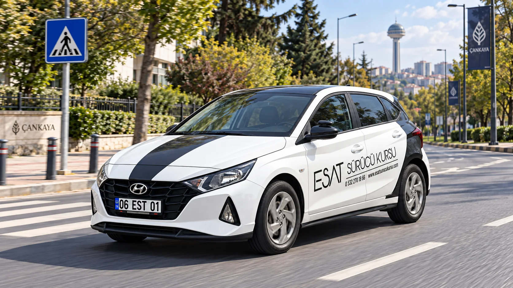 Ankara Çankaya trafik kuralları eğitimini anlatan Esat Sürücü Kursu 2024 model beyaz manuel Hyundai i20, 06 EST 01; temsili görsel